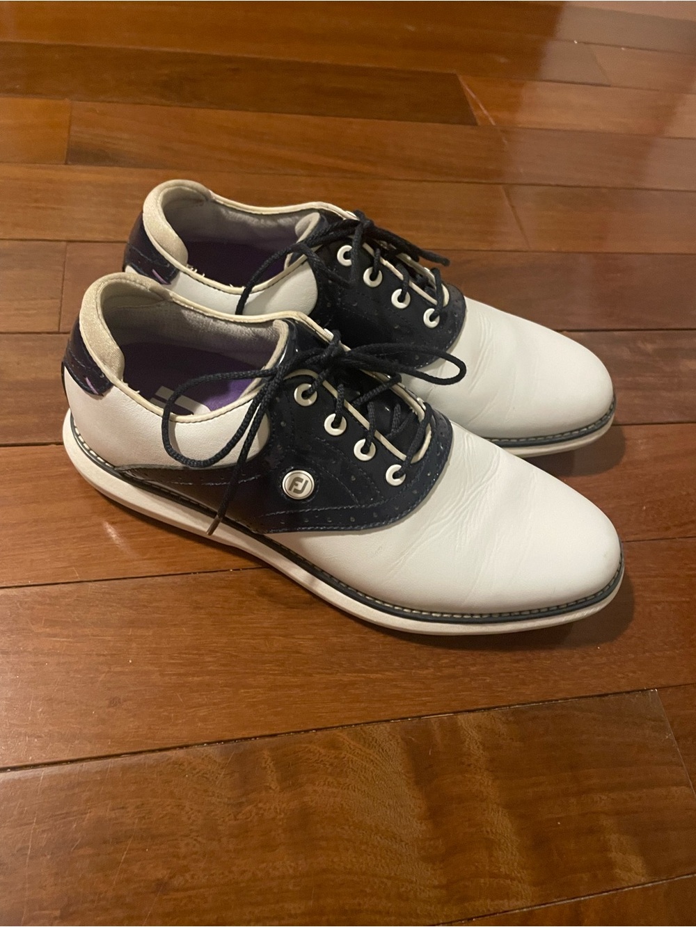 Footjoy Traditions spikeless golf shoe, size 7.5